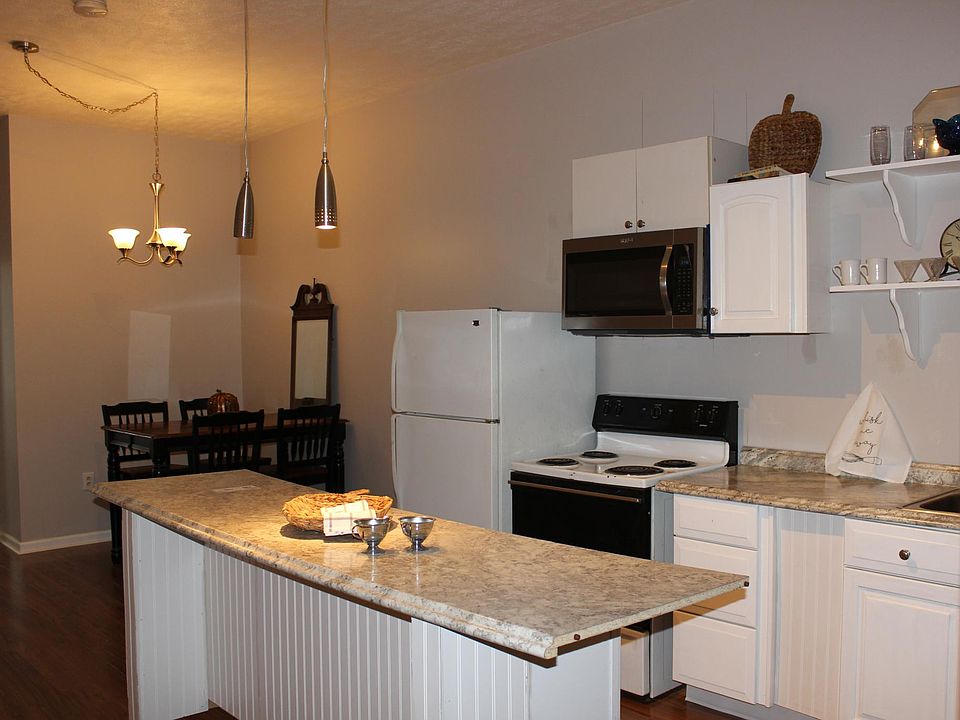Kitchen/Dining area