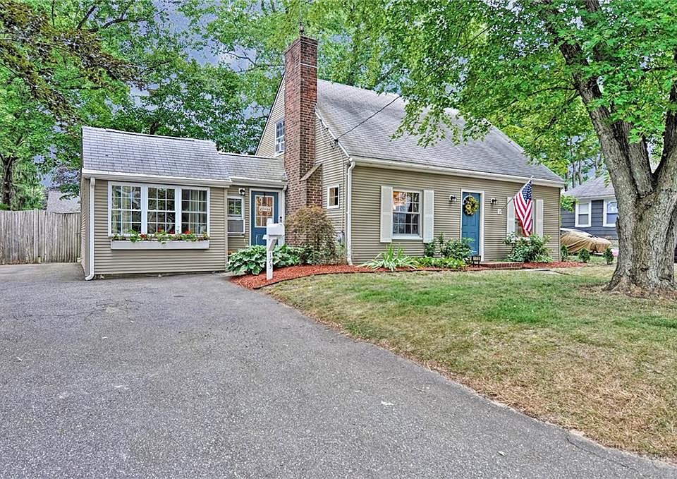 1st image of 173 Ferris Ave