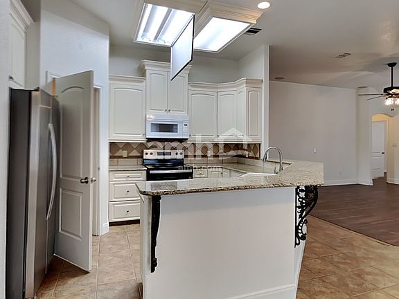 4th image of 2322 Sean St