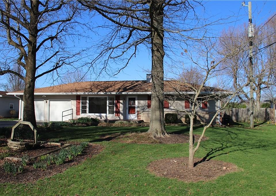 1st image of 155 S Country Club Ct