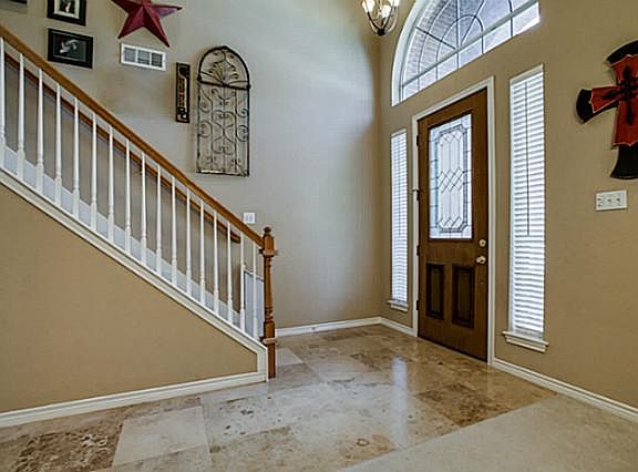 3rd image of 300 Longview Dr