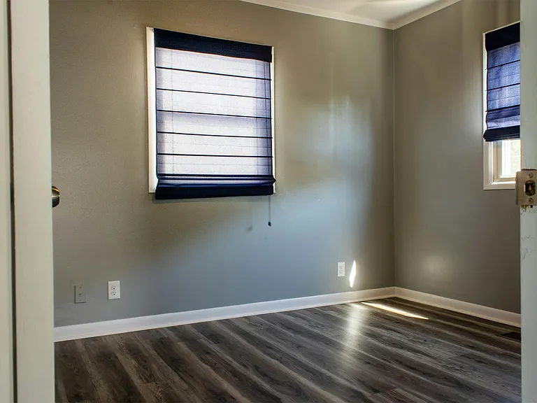 1617 Crestmont Dr — Photo 14