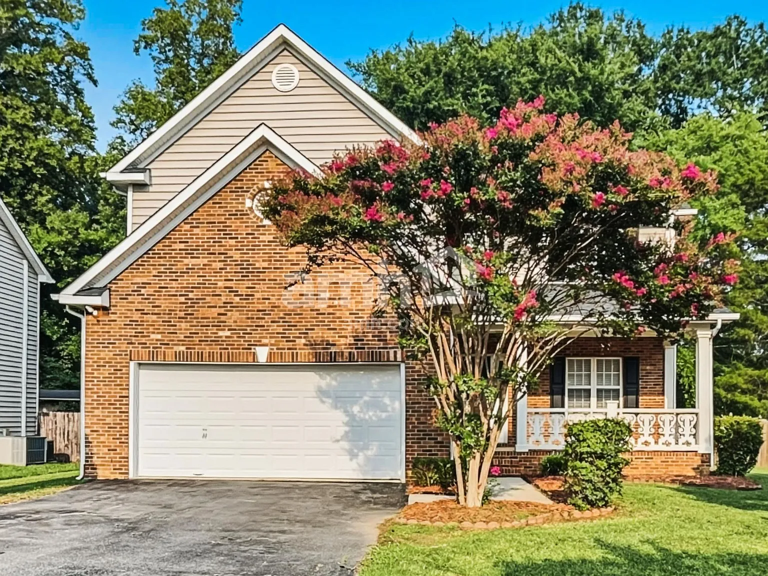 4 bed, 2.5 bath, 2300 sqft, $2,350 — Photo 1