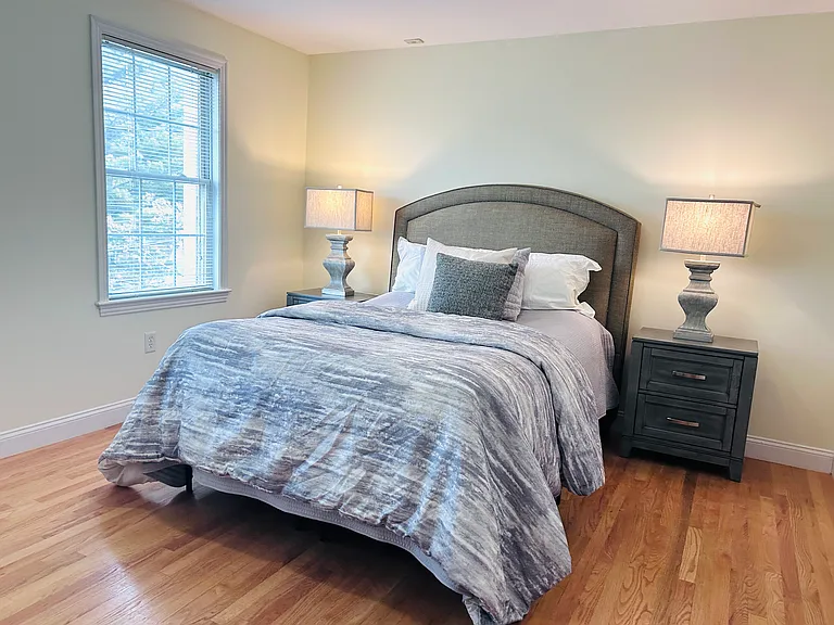 30 Russell St #5 — Photo 8