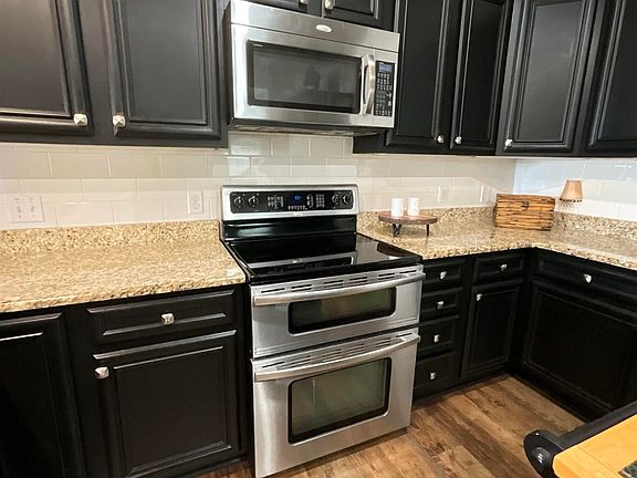 5th image of 400 Bayshore Dr APT A