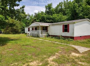 98 Old Peachtree Rd, Green Bay, VA 23942