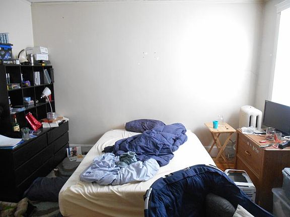 2nd image of 90 Cypress St APT 6A