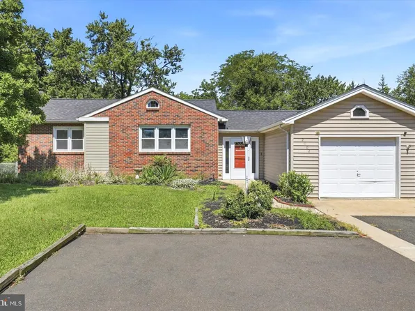 2002 Lenhart Rd, Hatfield, PA 19440