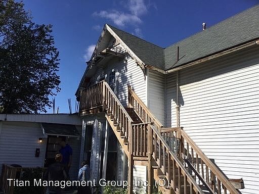 1st image of 552 S Columbia St APT 3