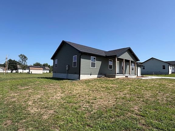 5th image of 824 Birch Street