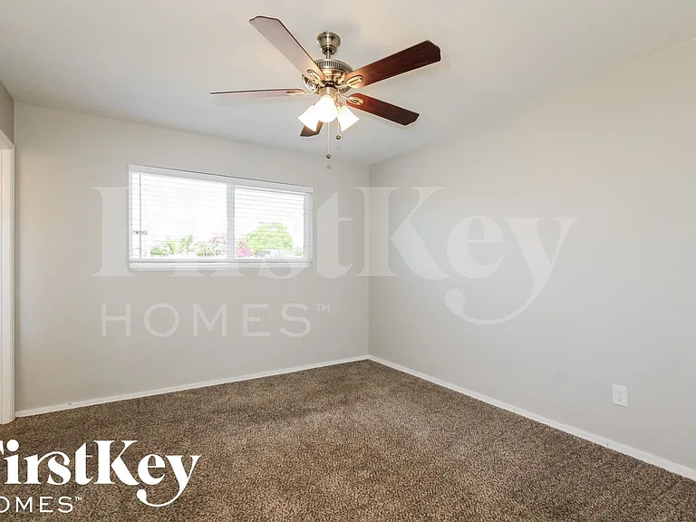 4220 W Cavalier Dr — Photo 12