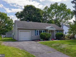 2576 Graystone Rd, East Petersburg, PA 17520