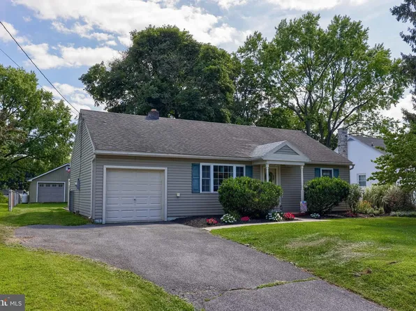 2576 Graystone Rd, East Petersburg, PA 17520