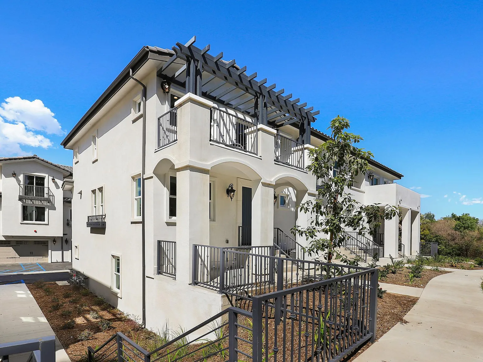 4 bed, 1835 sqft, $3,750 — Photo 3
