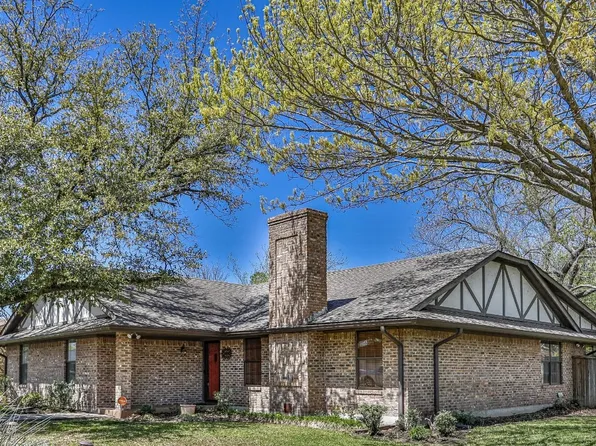 2011 Brentwood St, Gainesville, TX 76240
