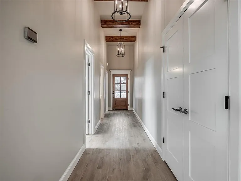 924 Kyle Dr — Photo 12