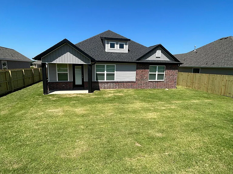510 Wagon Wheel Rd — Photo 2