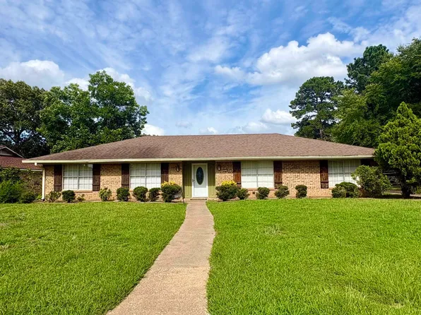 3624 French Dr, Longview, TX 75604