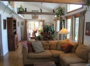 337 Skyboro Rd W, Pownal, VT 05261