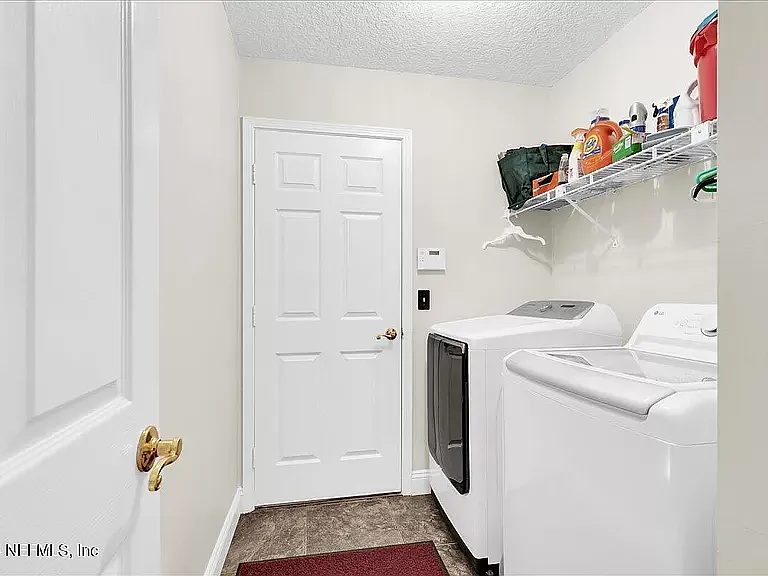 11336 Trotting Horse Ln — Photo 18