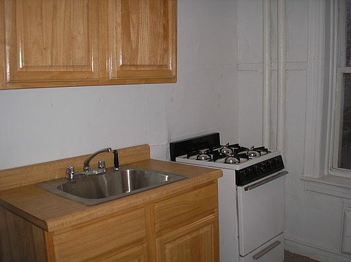5th image of 148 Kensington Ave APT 103