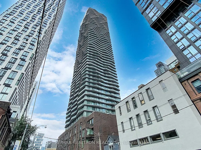 100 Dalhousie St #414 — Photo 1