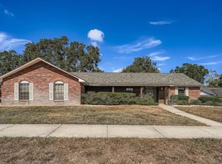 902 Retriever Ave, Seffner, FL 33584