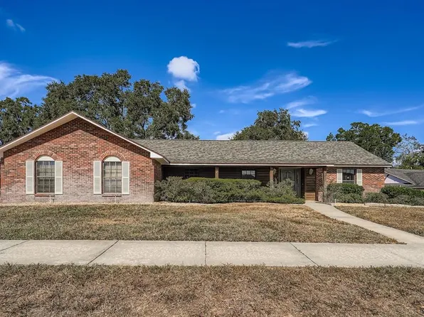 902 Retriever Ave, Seffner, FL 33584