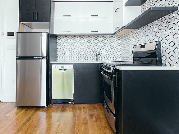 3rd image of 876 Bergen St #7K