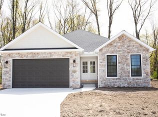 5050 Macy Ln, Canfield, OH 44406