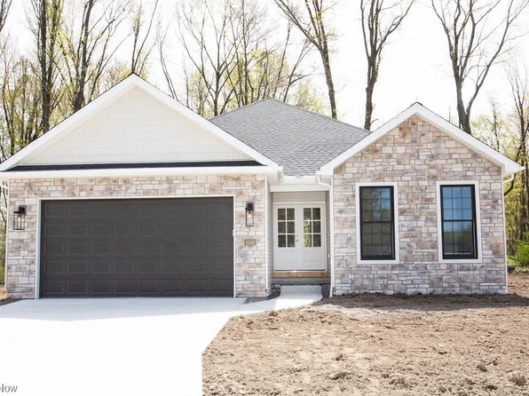 5050 Macy Ln, Canfield, OH 44406