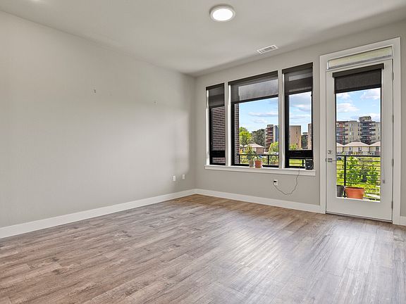 4th image of 6618 E Lowry Blvd #212