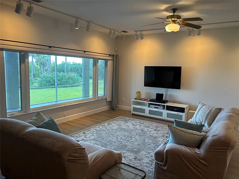 2437 Swordfish Ln — Photo 6