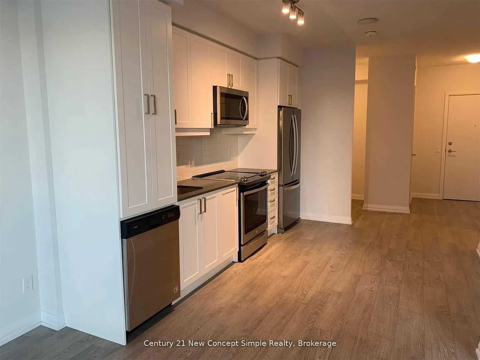 7895 Jane St — Photo 3