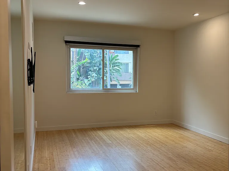 1250 N Kings Rd #301 — Photo 19