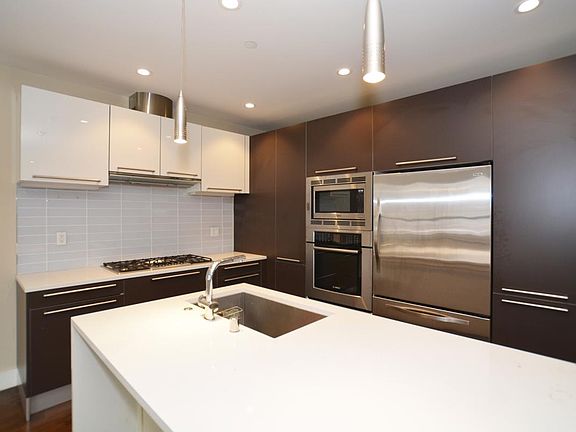 2nd image of 277 San Carlos St