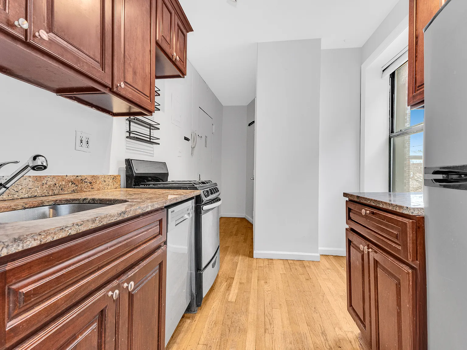 190 South 8th Street — Photo 4