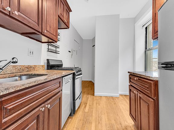 4th image of 190 S 8th St APT 41