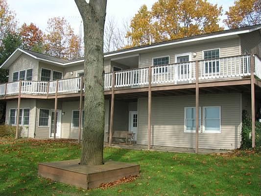 1st image of 4016 Lake Dr