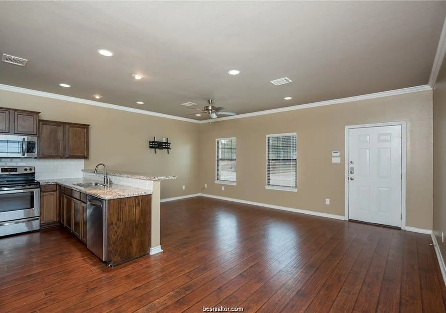 118 Lynn Drive — Photo 4