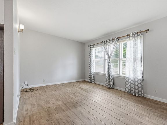 5th image of 1101 Vance Dr