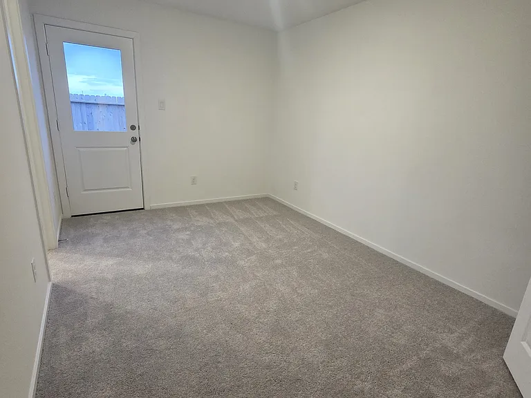 401 Lucia Way — Photo 15