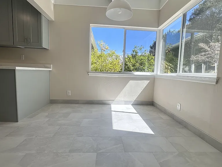 237 42nd Ave — Photo 10