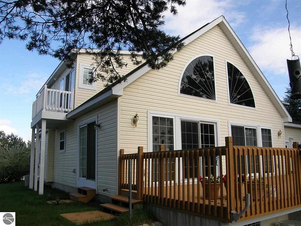 1st image of 3843 Highland Dr