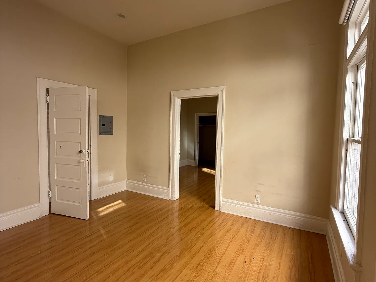 1 bed, 700 sqft, $1,800 — Photo 3
