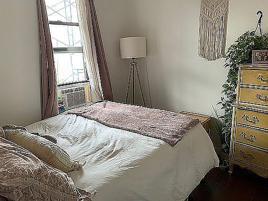 3rd image of 500 E 11th St APT 24