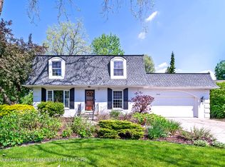 1012 Fox Hills Dr, East Lansing, MI 48823