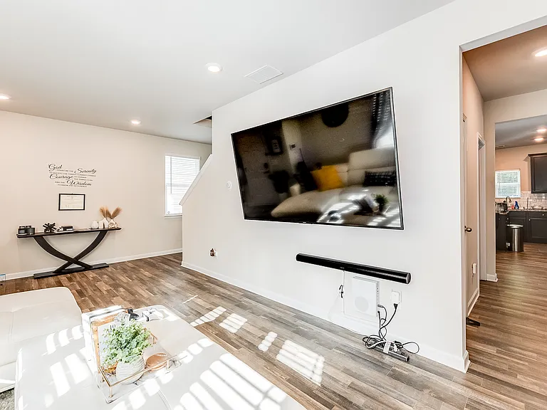 1313 Sweetbriar Cir — Photo 5