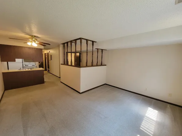 Quail Valley, 3730-3732 Quail Pl, Waterloo, IA 50701