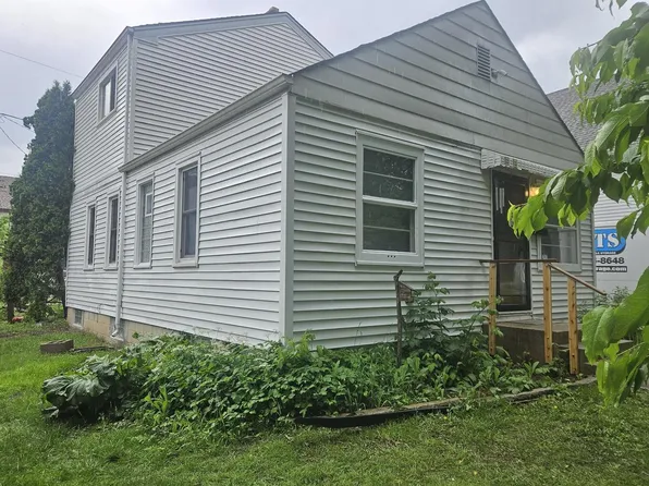 8734 West Maple STREET, West Allis, WI 53214